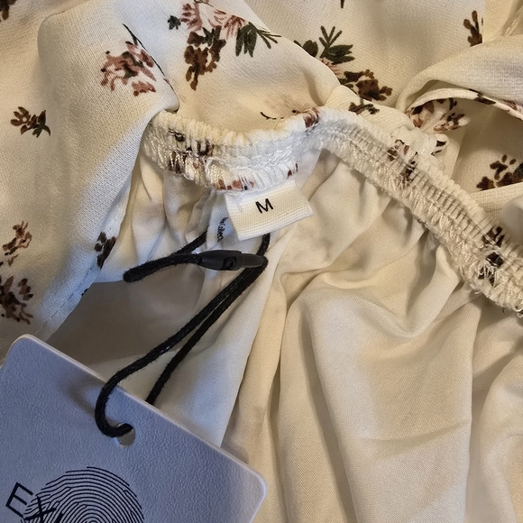 Exlura Floral White Dress Size Medium NWT - Picture 13 of 15